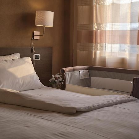 The White Building - Rooms Costermano sul Garda Exterior foto