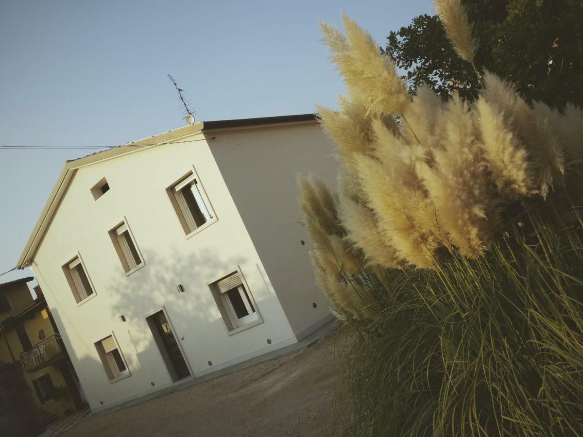 The White Building - Rooms Costermano sul Garda Exterior foto