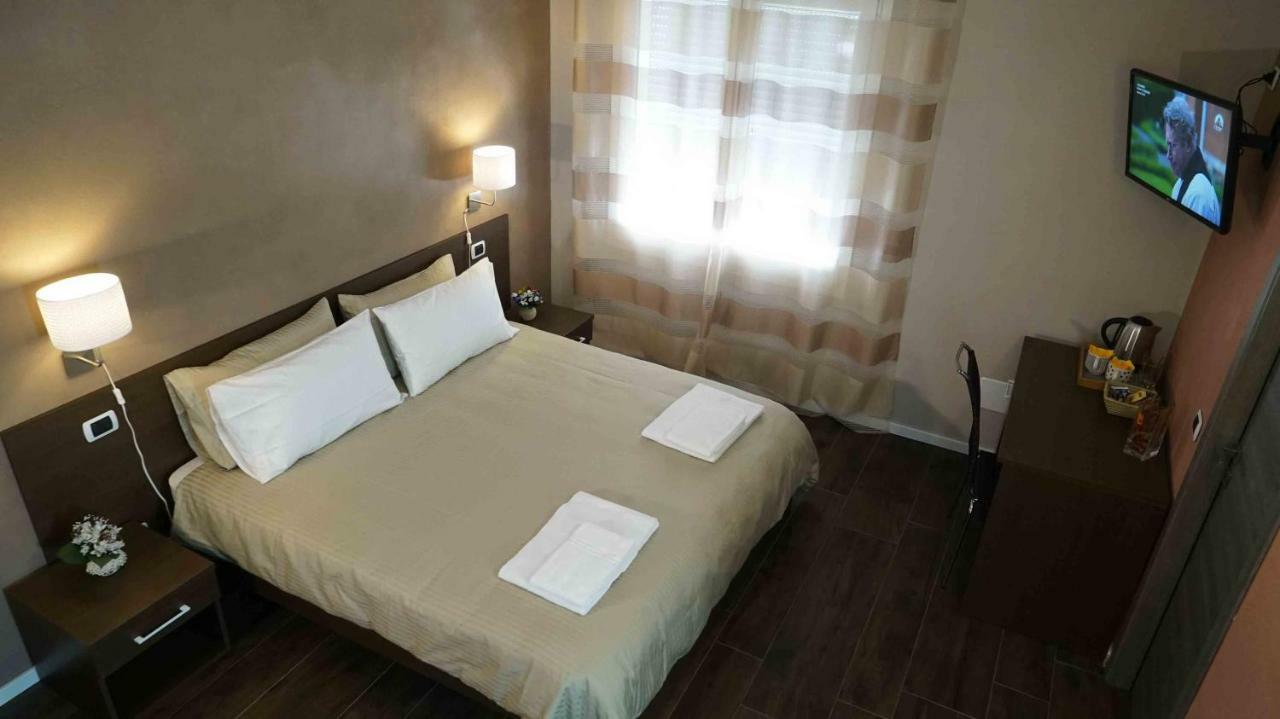 The White Building - Rooms Costermano sul Garda Exterior foto